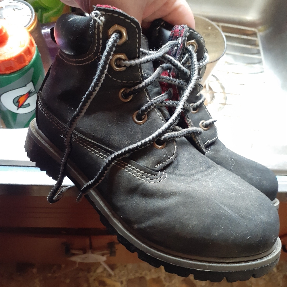 Boys work boots